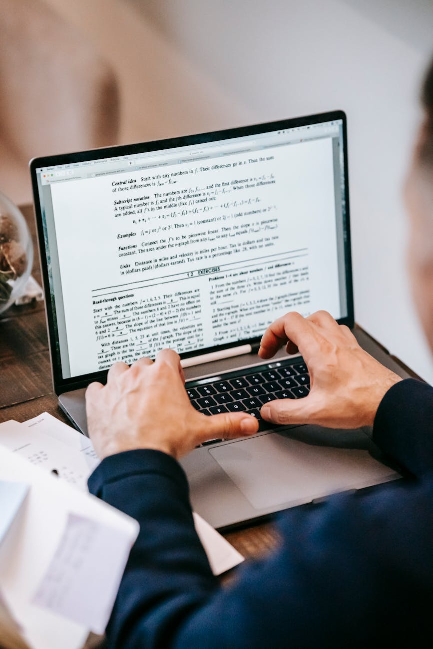 Como devo fazer meu trabalho de conclusão de&nbsp;curso?